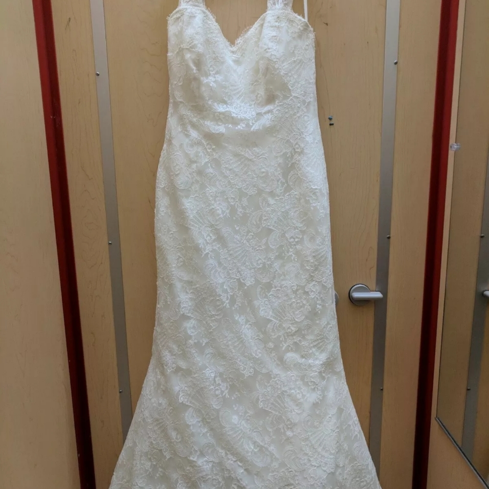 Kleinfeld silk lace wedding dress size 14